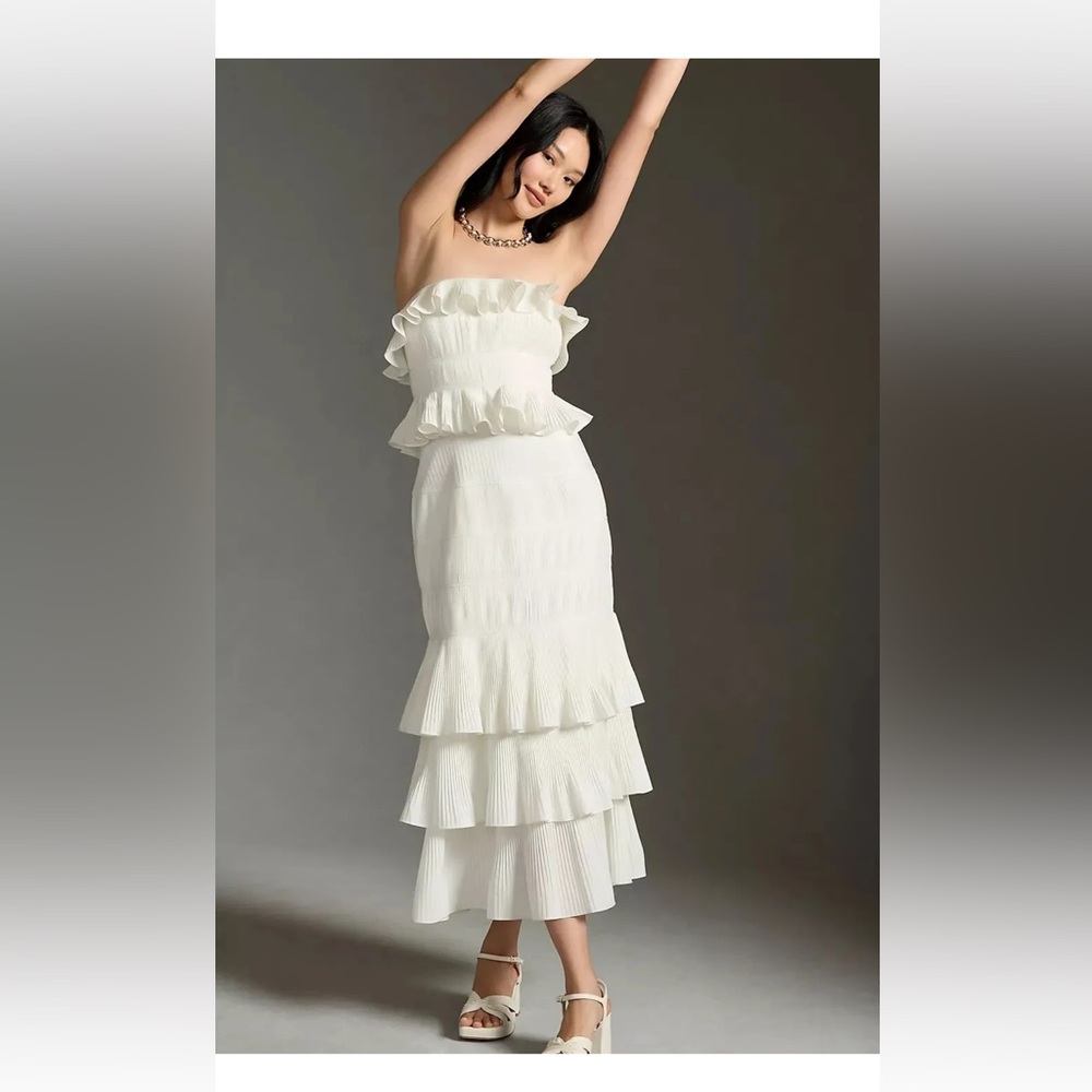 NWOT Anthropologie Let Me Be Strapless Tiered Ruffled Dress
See all Let Me Be